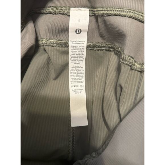 Lululemon Dance Studio High-Rise Short 3.5" Lined Size 6 Army Green -LW7CCGS - Picture 2 of 6